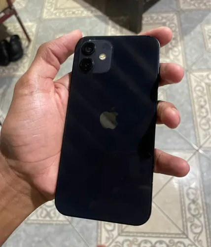iPhone 12, 80% bateria