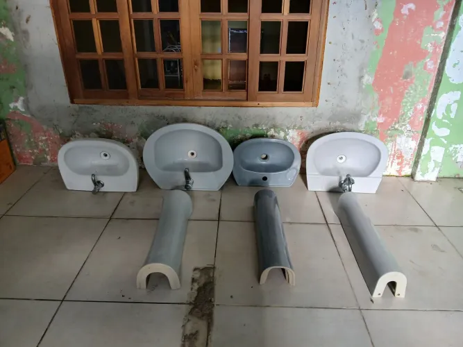 Pias banheiro 