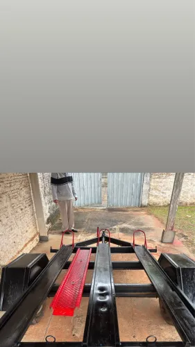 Vendo carreta de moto para 3 motos