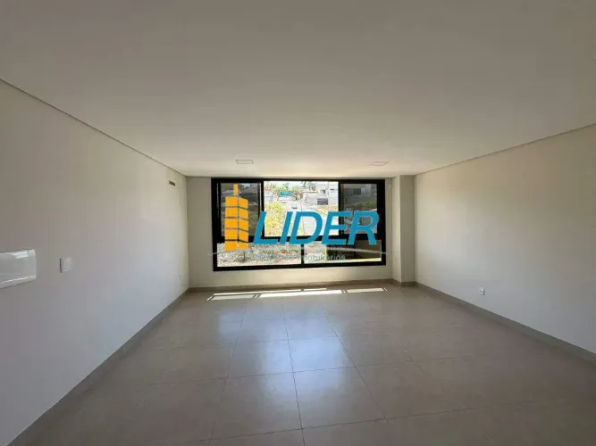 SALA COMERCIAL COM MEZANINO
