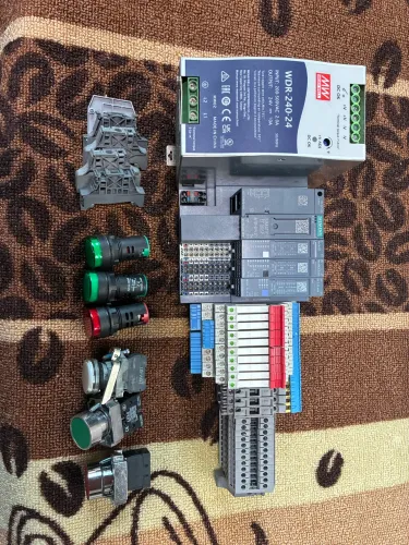 Vende-se CLP SIEMENS ET 200SP, fonte e relê interface