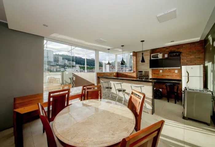 Cobertura com 2 suítes, espaço gourmet e vista privilegiada no Cascatinha para venda