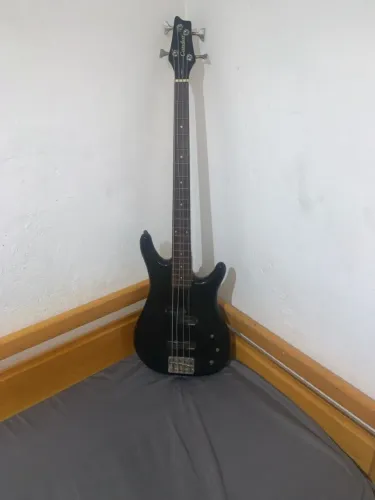 Baixo condor e guitarra strinberg (troço ou vendo)