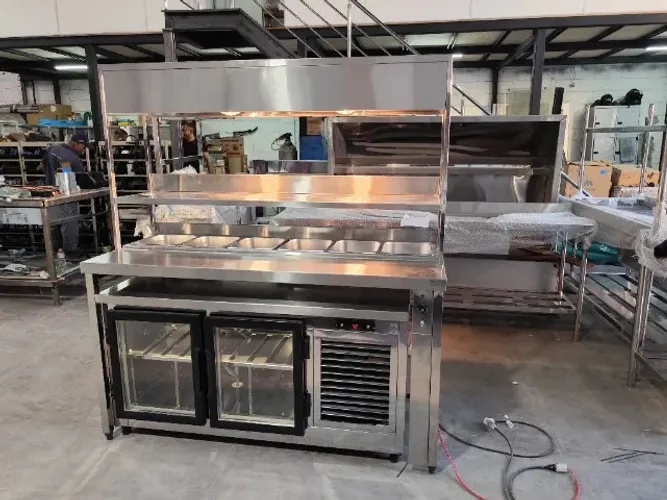Balcão refrigerado inox c/ 2 condimentadoras 2850×650×900 (5 portas)