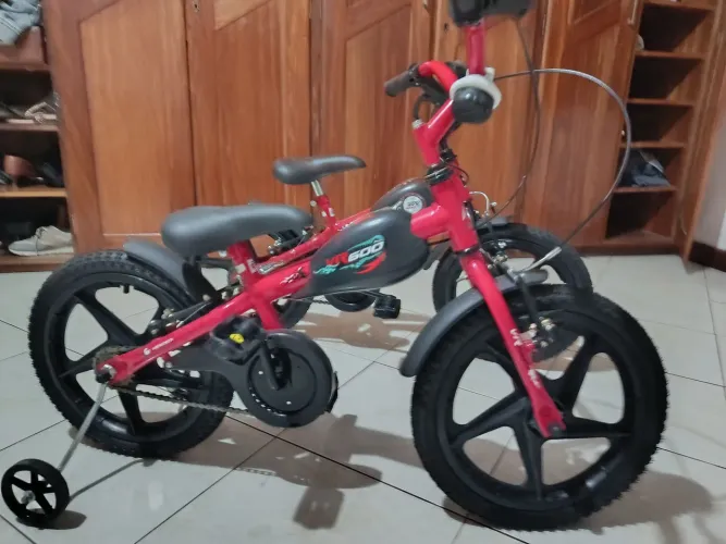 2 Bicicletas infantis semi novas