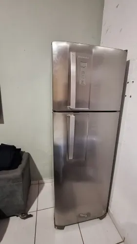 Geladeira Eletrolux DF36x 310 litros Inox 127v