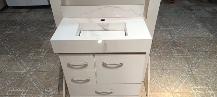 Pia em porcelanato