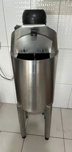 Máquina de açaí funcionando muito bem aceito cartão e parcelo