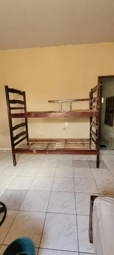 Vende se beliche de madeira