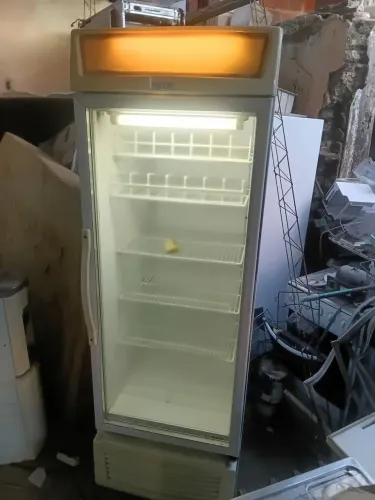 Geladeira Vertical pra Congelados