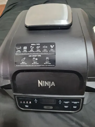 Grill e Airfryer Ninja Foodi AG301 5 em 1 Grelha Interna 1760W Preto Prata