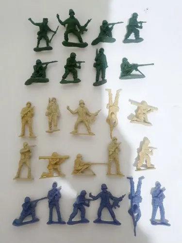 LOTE DE SOLDADOS MINIATURA SOLDADINHOS ORIGINAL ANOS 70 RARIDADE EXCELENTE ESTADO