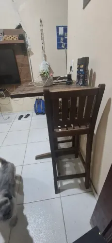 Conjunto bistrô em madeira nobre