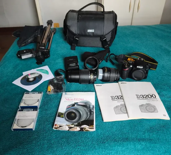 Kit câmera Nikon D3200 com tripé, 2 lentes, bolsa e acessórios