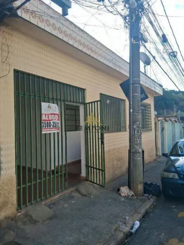 Casa de 2 quartos com uma vaga de garagem