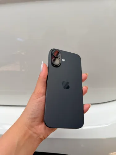 iPhone 16 impecável
