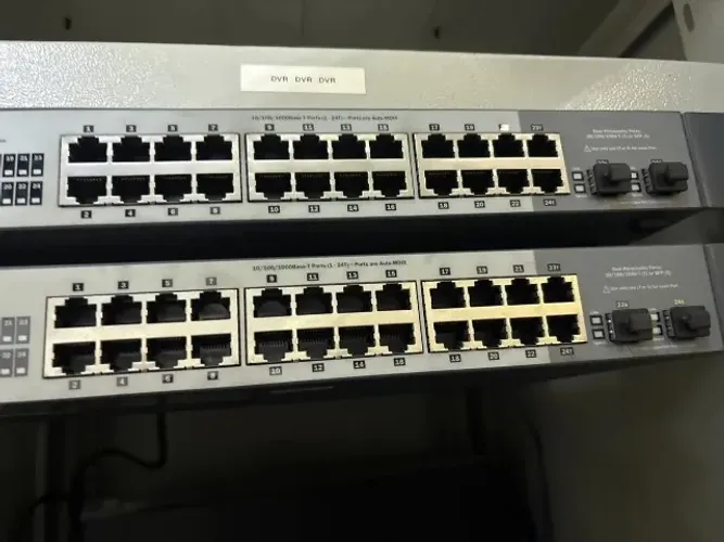 Switch Hp 1410-16g - J9560a - 16 Portas Giga (Usado)
