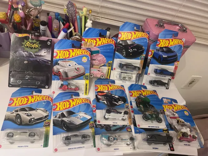 Lote de 14 carrinhos hotweels novos lacrados