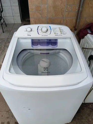 Máquina Electrolux 16kg entrego