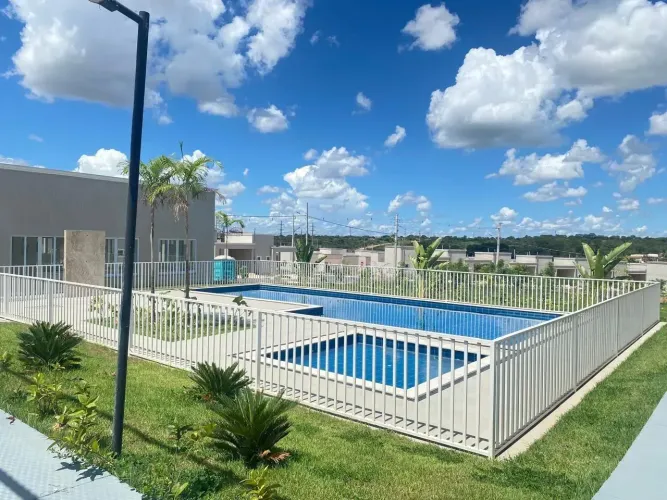 vendo agio de casa 2/4 no condomínio BAHAMAS