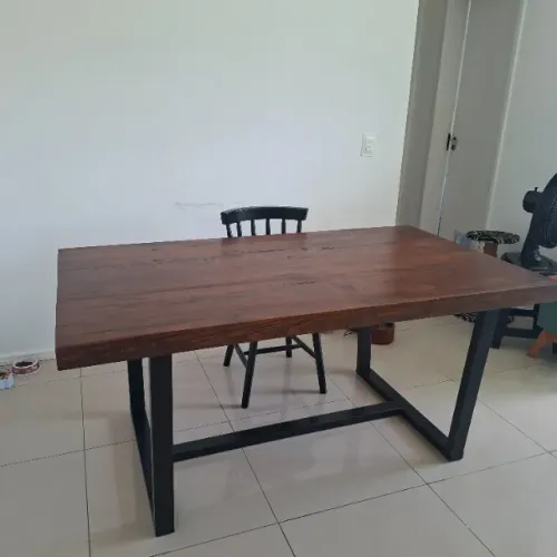 Mesa de jantar em madeira maciça (Pinus Elliottii), 1,68 M X 92 CM