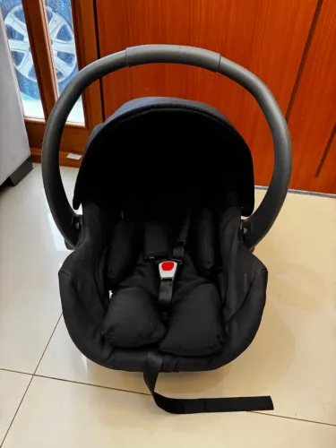 Bebê conforto galzerano semi novo