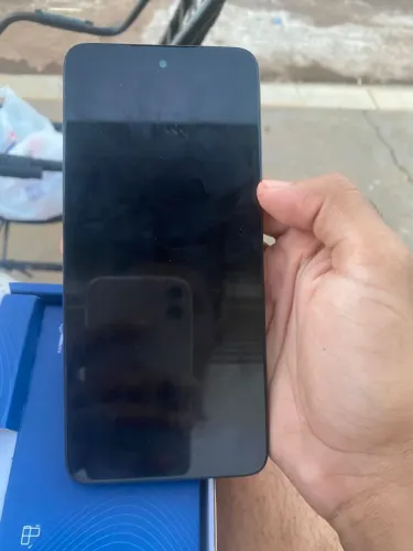 Motorola g15 semi novo com a tela com listras 