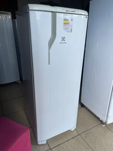 Vendo geladeira toda original