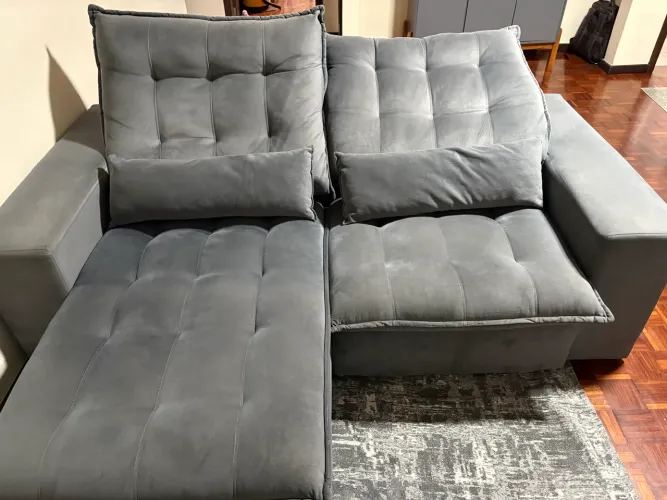 Vendo Sofá Retrátil e Reclinável na cor Cinza 3 lugares