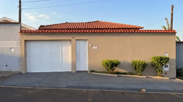 Casa com Amplo Quintal e 4 Vagas à Venda no Jardim Paulistano - Franca/SP