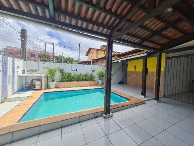 Casa Mobiliada, 3quartos um suite, piscina, 2 vagas
