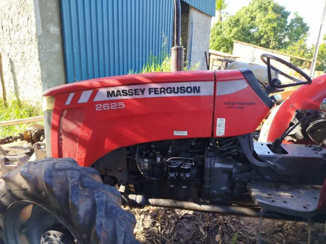 Trator Massey Ferguson 2625 fruteiro, ano 2013 4x4.