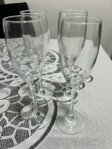 Taças de espumantes de vidro 