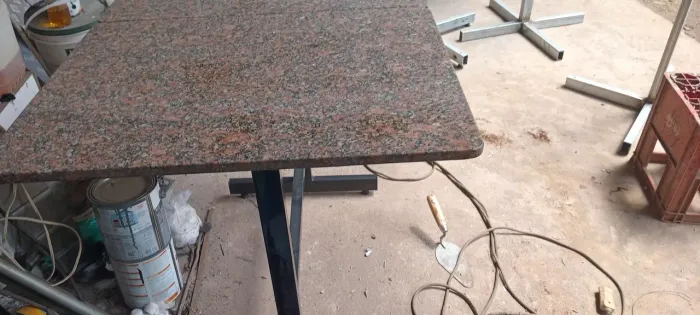 Mesa para restaurante com os pés galvanizado e pintado não enferruja obs, fabricamos outr