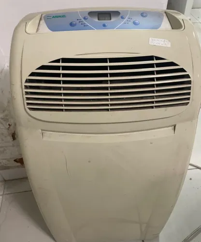 Ar condicionado portatil Ariagel 1000btu