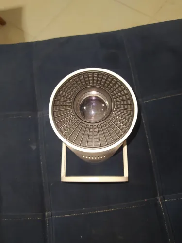 Mini projetor portátil
