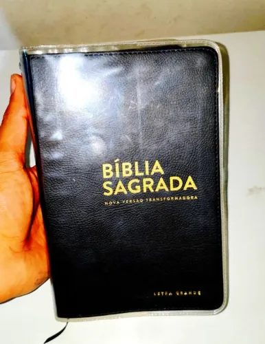 Bíblia NVT Letra Grande - Luxo (Preta)