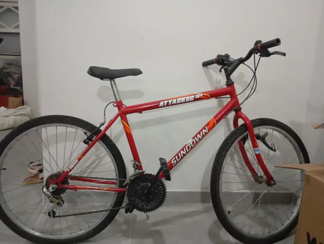 Bicicleta vermelha Sundown 18v aro 26 usada