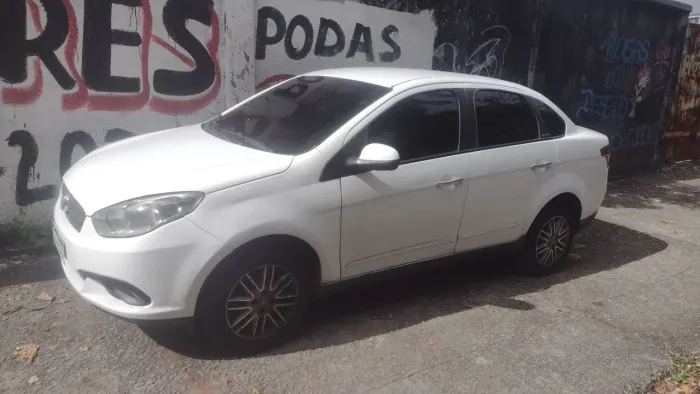 Fiat Grand Siena Essence Dual. 1.6 Flex 16V 2013