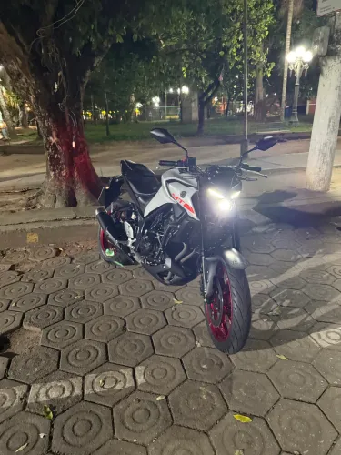 Yamaha MT-03 ZERADA, pouco usada e de procedência