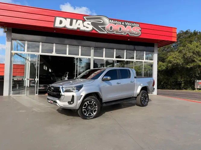Toyota Hilux CD SRX Plus 4X4 2.8 TDI Die. Aut. 2025
