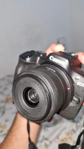 Câmera cânon R100 miroless