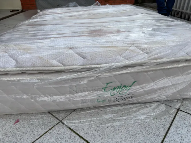 Colchão de casal super confortável e barateza aproveite