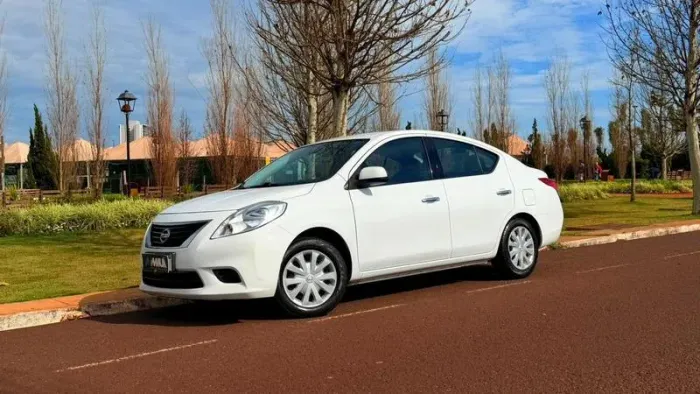 Nissan Versa SL 1.6 16V Flex Fuel 4P Mec. 2014