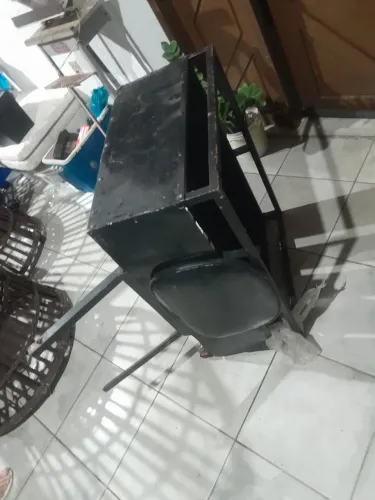 Baú em grade para moto com encosto
