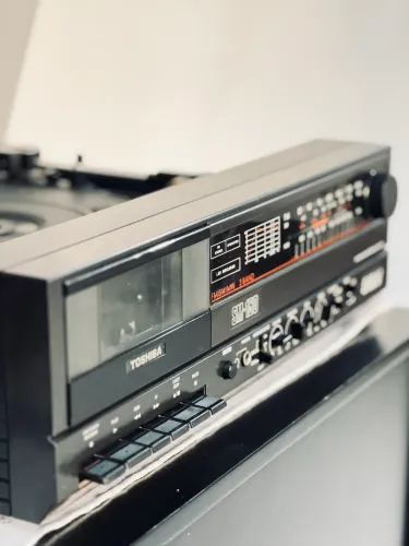 Toshiba SM-150 Original dos Anos 80 - Rádio, Cassete e Vinil em Perfeito Funcionamento