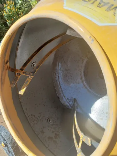 Oportunidade Betoneira Menegotti Prime 400L