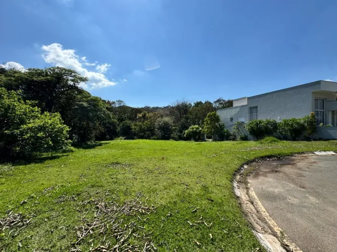 Terreno à venda, 870 m² por R$ 810.000 - Bosque - Vinhedo/SP