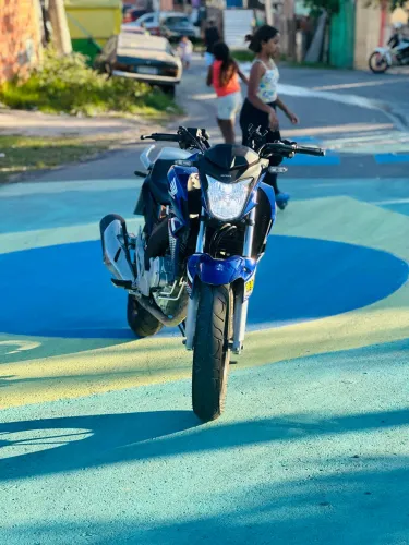 Moto semi nova troco por carro mais volta
