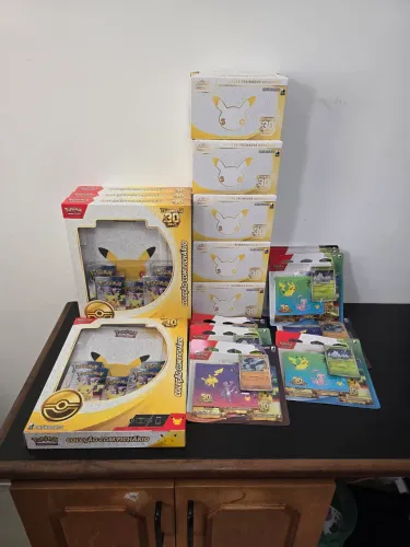 Coleção Celebrações de 30 anos - Pokemon